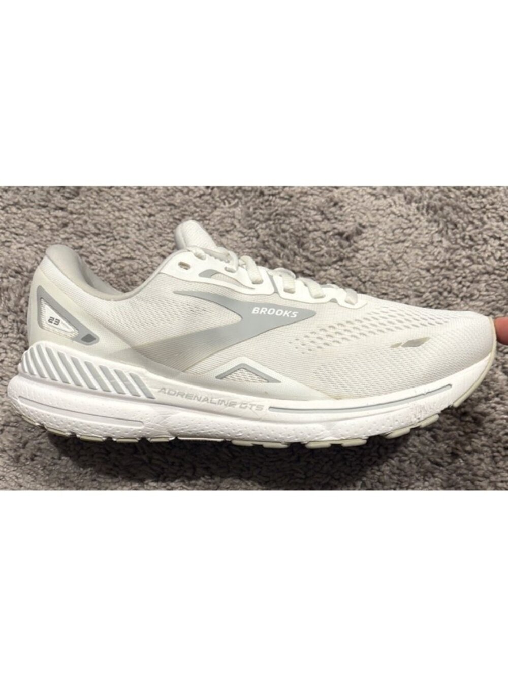 Brooks Adrenaline GTS 23 Women's Size 10 D (Wide) Running Shoes White Gray